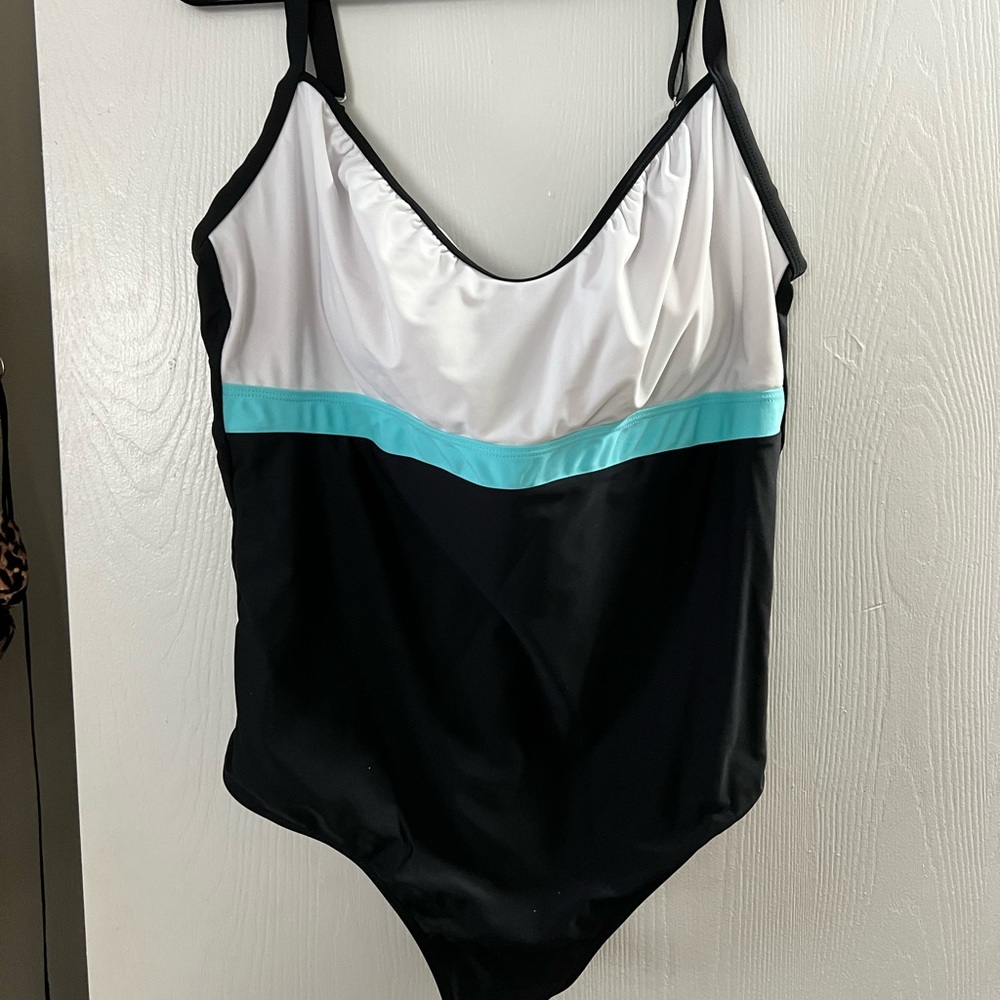 One piece swim suit